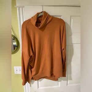 American Eagle turtle neck sweatshirt